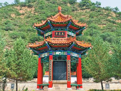 三十三颗红星在述说（壮丽70年 记录新时代·记者再走长征路）