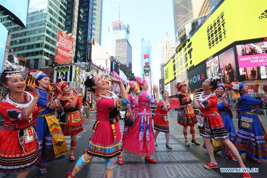 U.S.-NEW YORK-TIMES SQUARE-CHINESE FOLK SONG