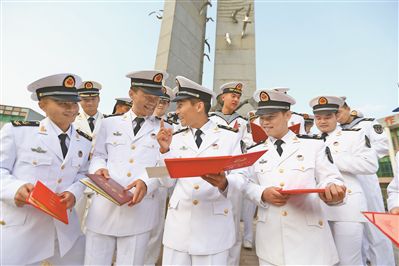 深蓝航道挺立新一代“龙骨脊梁”