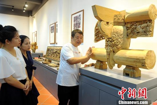 台胞陈荣文获评大陆“非遗”传承人:以新身份谋发展 台胞陈荣文获评大陆“非遗”传承人:以新身份谋发展