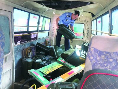买来洒水车喷漆伪装逃避打击 警方深挖查获9辆黑加油车
