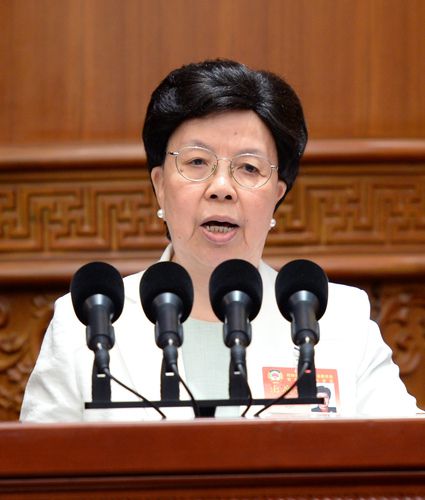 陈冯富珍常委：加强香港青少年爱国主义教育 促进香港青少年人心回归
