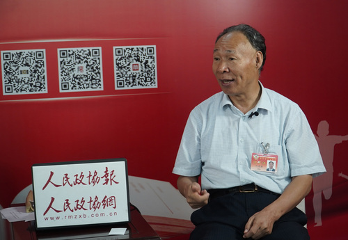 全国政协常委白庚胜：重视民间文化艺术的职业教育