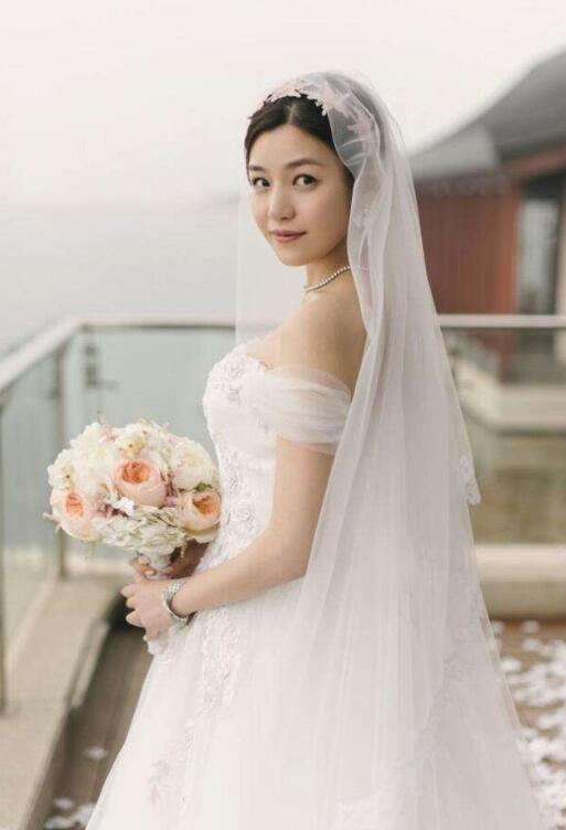 婚纱吻_陈晓婚纱吻