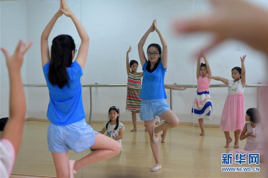 （教师节）（10）90后“孩子王”的青春之歌