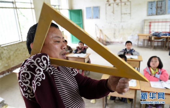 为人师表 初心如炬--山区教师7年影像志