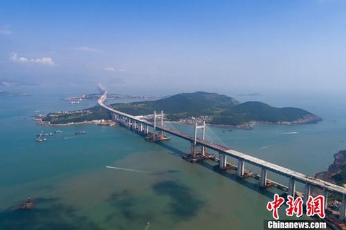 世界最长跨海公铁两用大桥9月底贯通 明年通车