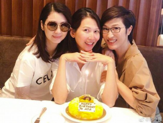 姐妹淘感情深厚!蔡少芬晒与洪欣、陈法蓉合影共庆生
