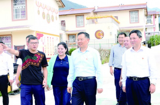 真情投入用心干事在脱贫攻坚帮扶中践行党的初心使命