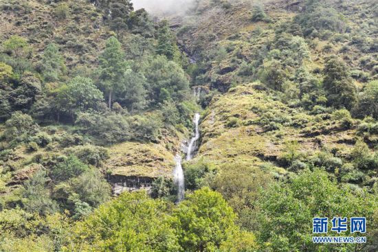 （美丽中国）（1）山水秘境勒布沟