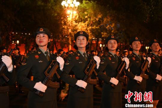 “95后”武警受閱女兵回首受訓點滴:靈魂刻上榮譽