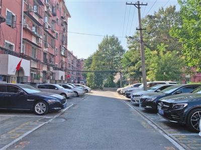 记者探访北京首个停车管理指引社区 居民自定价格
