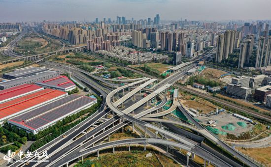 【航拍】合肥繁华大道,集贤路缺角的"巨型中国结"即将完工