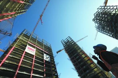 冬奥村人才公租房11栋楼主体钢结构封顶