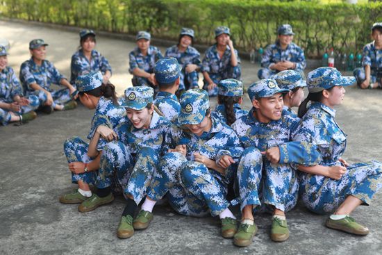 云南上千“卡户生”赴深圳上大学