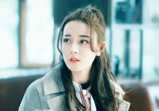 人气颇高的90后女星 古力娜扎迪丽热巴你更喜欢谁?