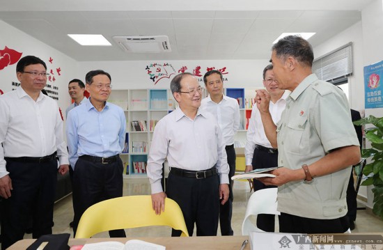 广西党政代表团赴广东学习考察并出席粤桂扶贫协作工作座谈会