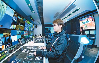 全球首台“5G+8K”超高清视频全业务转播车亮相首届世界5G大会