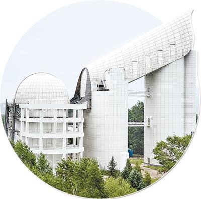 “河北之眼”发现“黑洞之王”