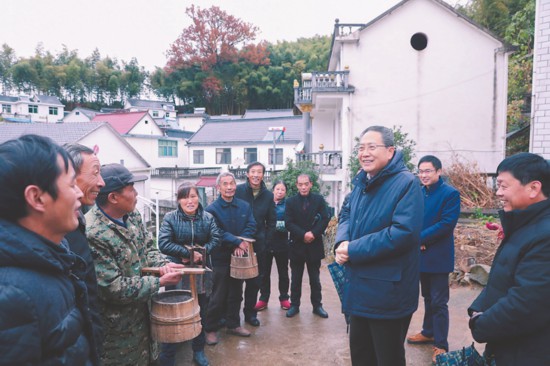推进脱贫攻坚与乡村振兴有效衔接让乡亲们过上更加幸福美好的生活