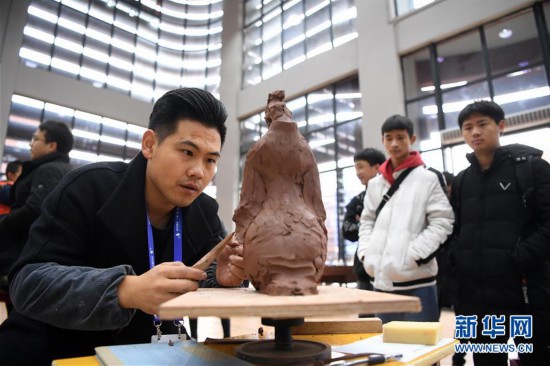 (社会)(1)重庆:传统制陶技艺大比拼