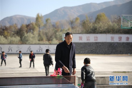 （图片故事）（5）乡村三尺讲台 四十年坚守
