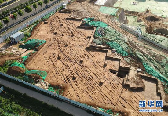 （圖文互動）（5）西安：新寺遺址周邊發(fā)現(xiàn)西漢中晚期古代道路