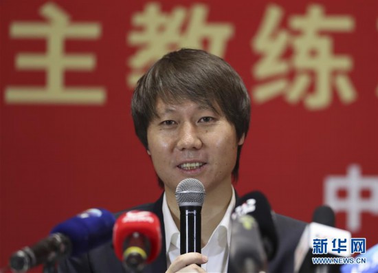 （體育）（1）足球——李鐵出席中國男足主教練就職見面會