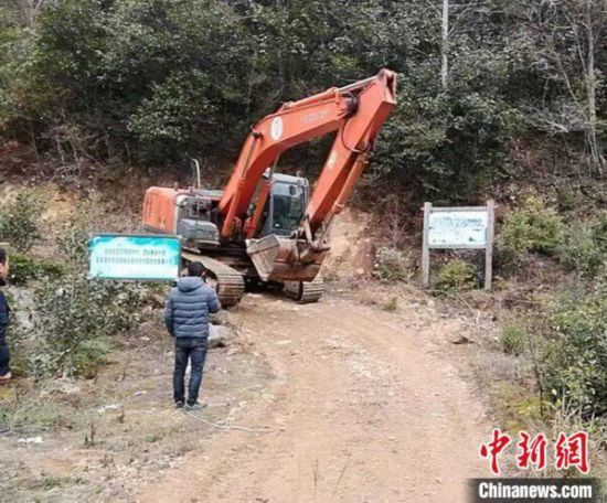 农夫山泉被质疑破坏生态当地部门:确涉嫌毁林已立案查处