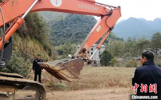 农夫山泉被质疑破坏生态当地部门:确涉嫌毁林已立案查处