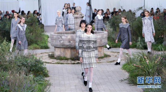 (XHDW)(1)巴黎高级定制周:在修道院回廊花园寻找香奈儿