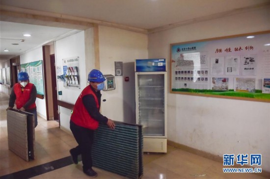 ���۽�������أ���7��̽�����ڸ���ı���С��ɽҽԺ