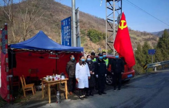 坚守疫情阻击一线 守护最后一米平安――物业人在行动