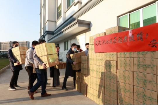 圖為捐贈物資馳援湖北黃岡。　郭俊　攝