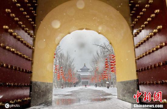 音もなく大地を潤す初春の雪　大雪が舞い散る北京 