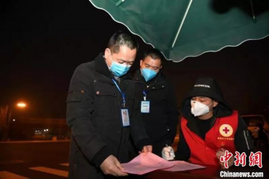 街道纪检干部的取与舍：当父亲病危他选择守土有责