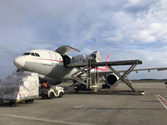 7.包機抵達溫州龍灣國際機場.jpeg