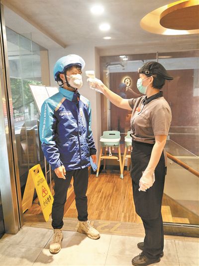 应对企业复工后外卖订餐需求广州餐饮业推出全链条“防疫”服务