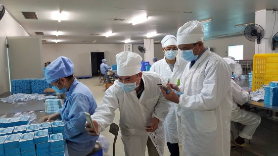 欽州檢查分局深入藥品生產企業檢查日常管理和藥品信息可追溯質量體系建設情況.jpg