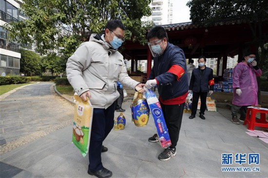 （聚焦疫情防控）（4）武漢：社區商家齊心保障市民生活必需物資