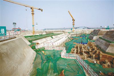 北京大兴国际机场卫星航站楼复工 封闭式管理