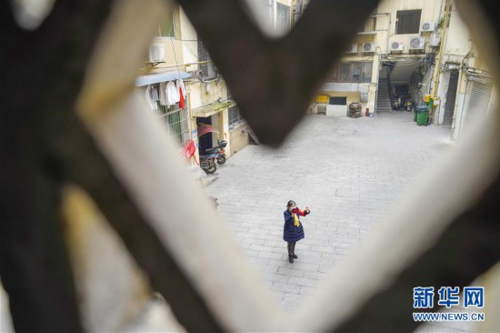 ���۽�������ء�ͼƬ���£���3�����챱�գ���¥Ժ�ڱ��������������