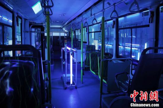 上海の路線バスが紫外線消毒技術で車体の「内から外まで」徹底消毒
