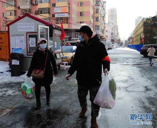 （聚焦疫情防控·圖文互動）（1）不知你是誰，知你為了誰——社區戰“疫”志願者群像