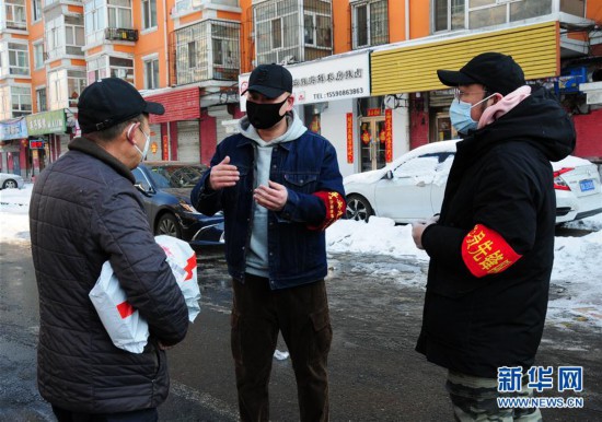 （聚焦疫情防控·圖文互動）（5）不知你是誰，知你為了誰——社區戰“疫”志願者群像