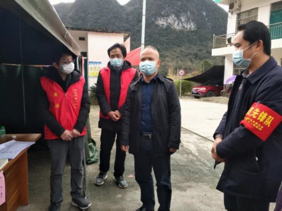 黃榮彪到鄉鎮督導疫情防控及脫貧攻堅工作