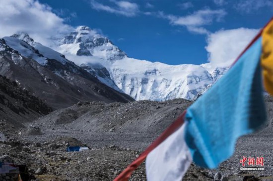 圖為喜馬拉雅山脈主峰世界最高峰珠穆朗瑪峰。 何蓬磊 攝