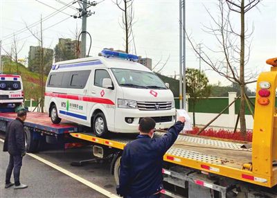 天津市捐贈恩施兩輛負壓救護車（圖）