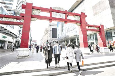 街巷重生“烟火气”_人气恢复待时日