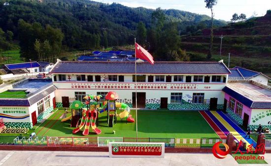武警四川總隊援建的愛民幼兒園。